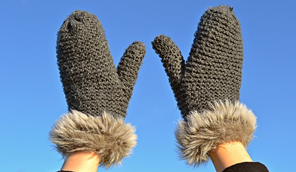 Wear gloves and protect your hands in winter!