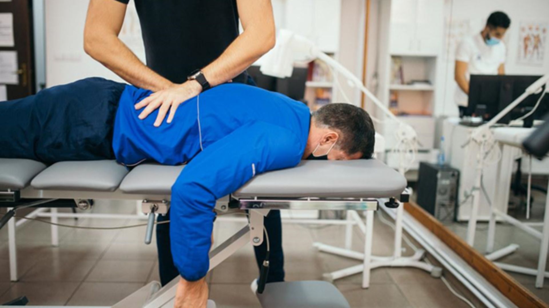 What are the common conditions treated by a chiropractor?