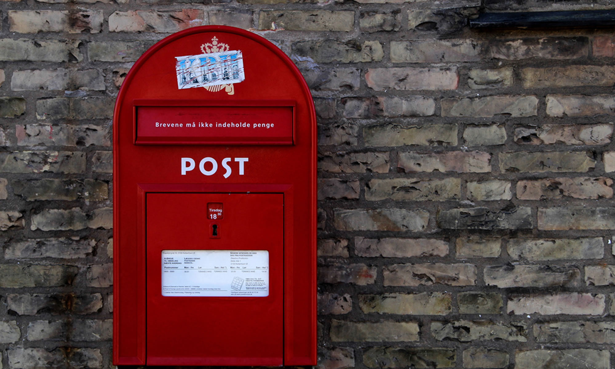 What is a letterbox gift and why should you send them?