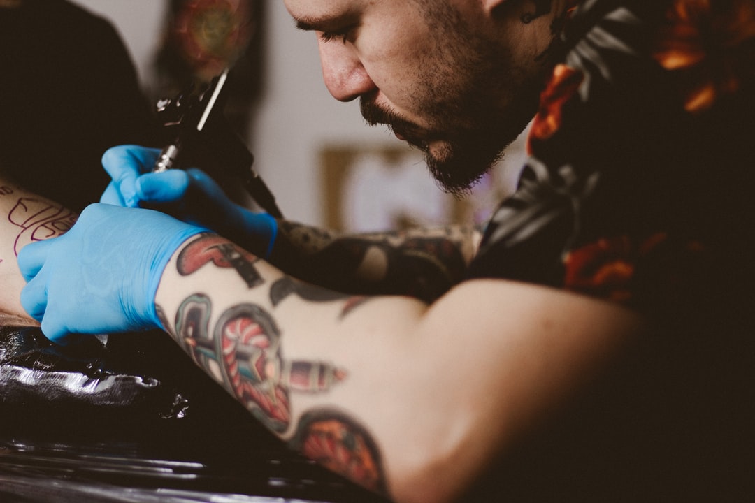 How to Choose a Tattoo School