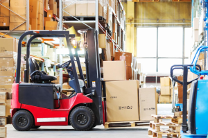 5 Benefits of Truck-Mounted Forklifts